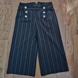 Express Pinstripe Black Wide-Leg Capri Pants w/ Silver Buttons Size 0